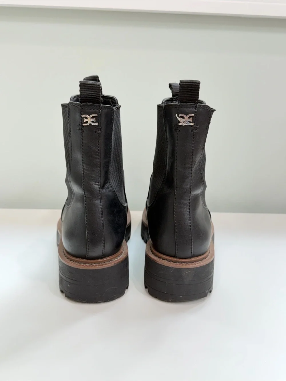 Sam Edelman Laguna Chelsea Boots Womens 7 Black Leather Lug Sole Waterproof